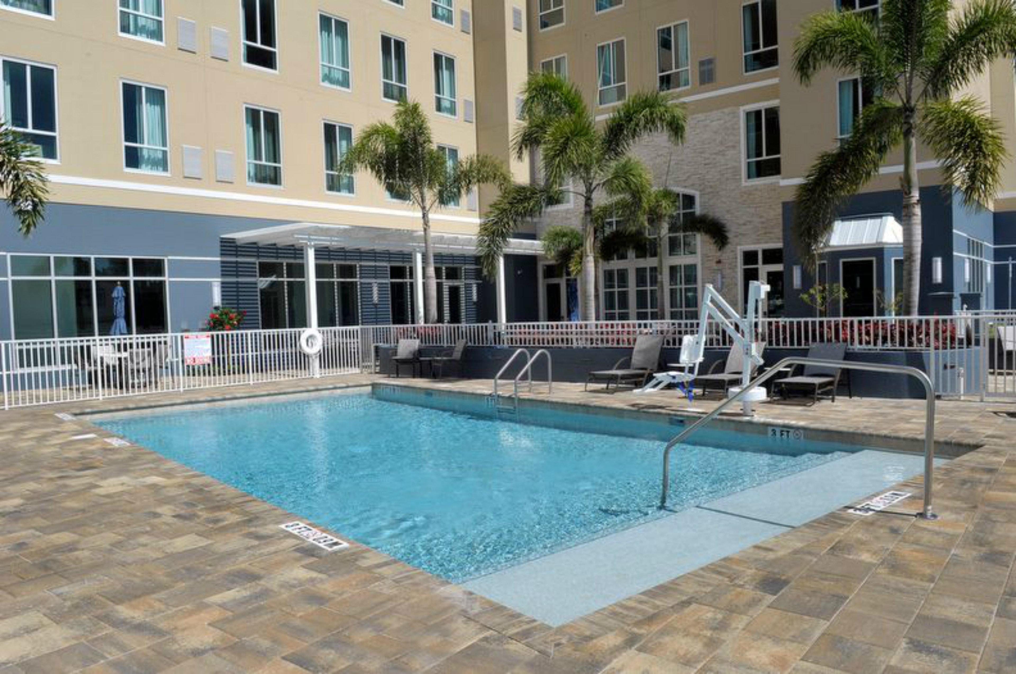 Staybridge Suites St. Petersburg Fl By Ihg Экстерьер фото