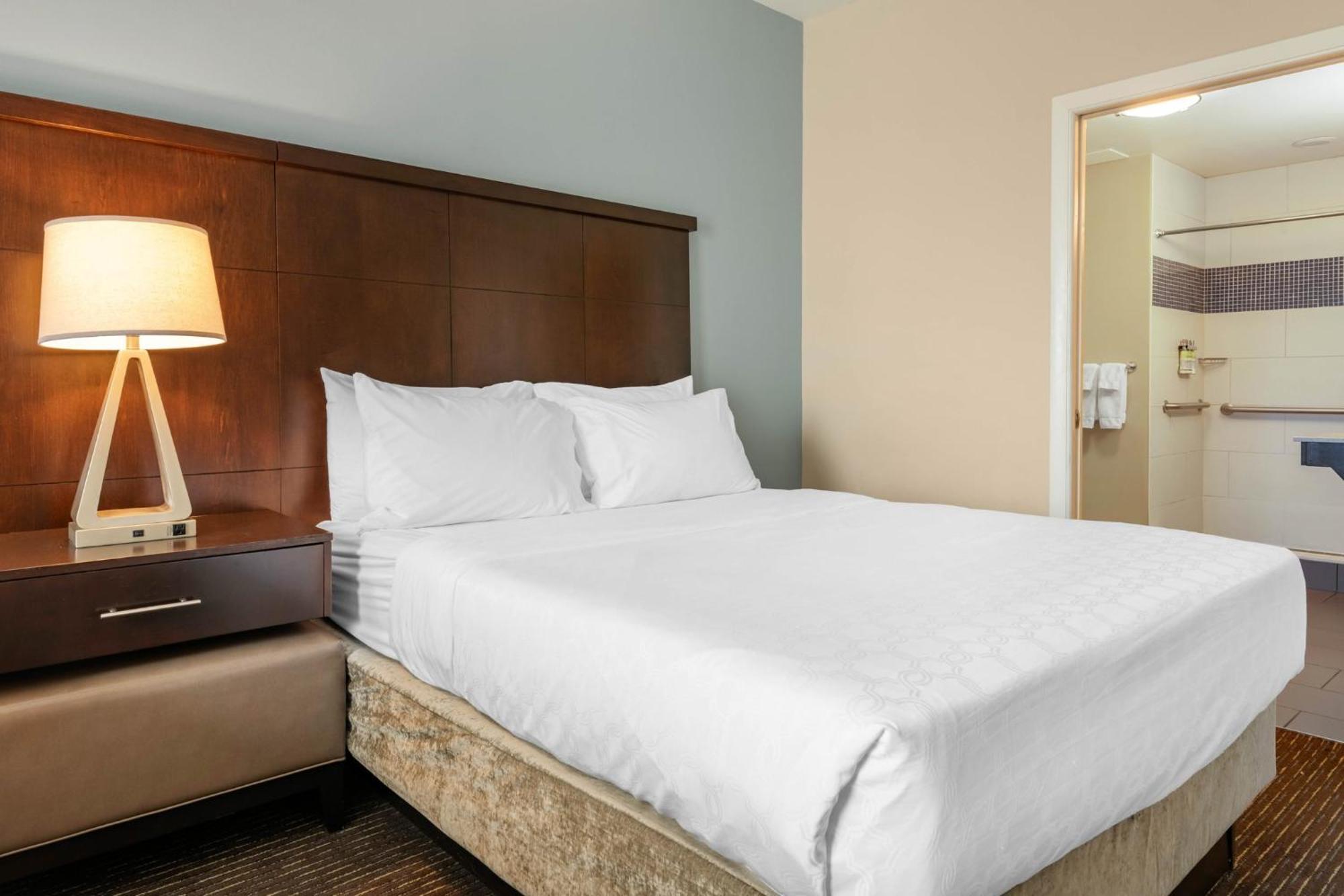 Staybridge Suites St. Petersburg Fl By Ihg Экстерьер фото